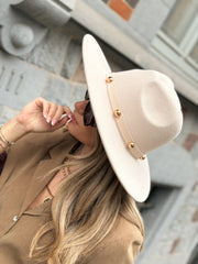Le chapeau Najat beige - Gualap