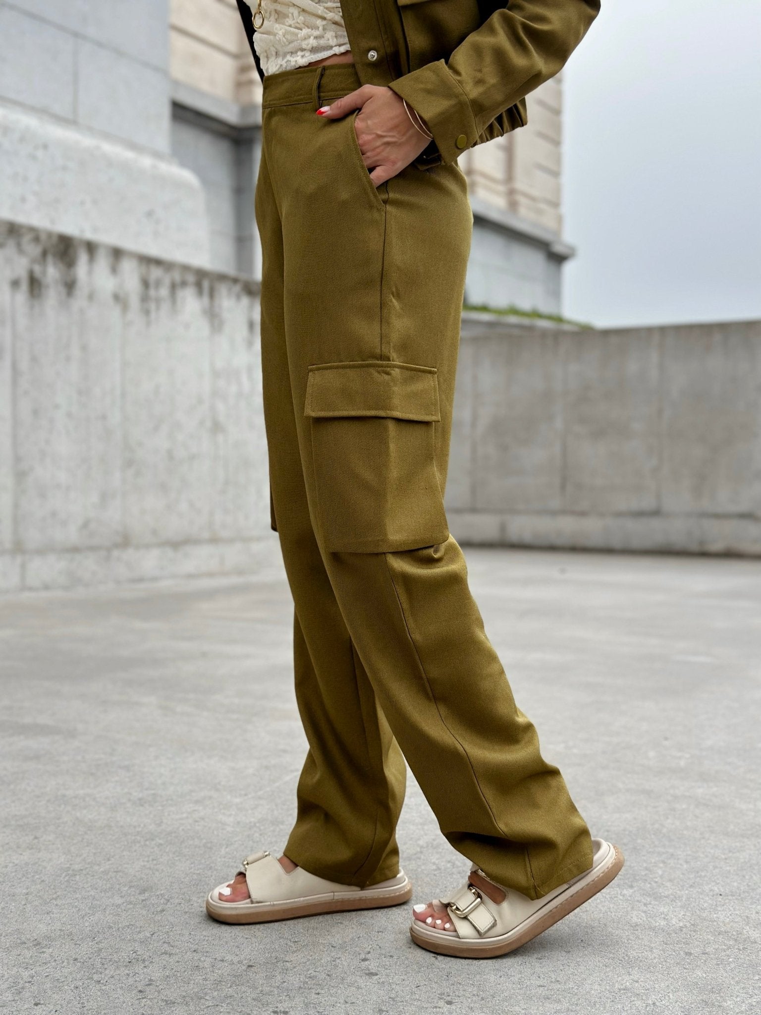 Pantalon cargo best sale vert olive